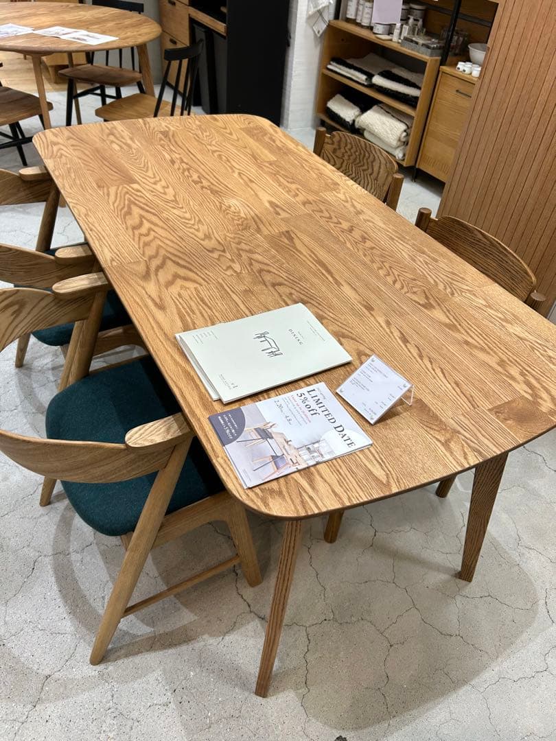 モモナチュラル　ダイニングテーブル　4人掛け