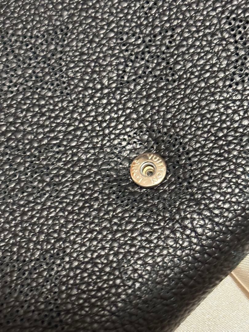 LOUIS VUITTON ポルトフォイユ・イリス　コンパクト　マヒナ　ノワール