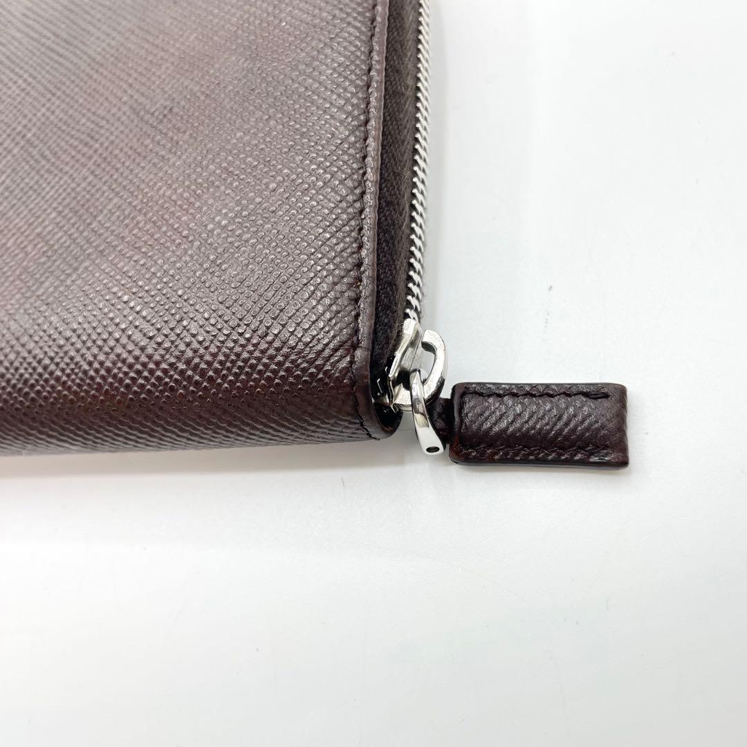 極美品　プラダ　ラウンドファスナー　ブラウン　サフィアーノレザー　三角ロゴ