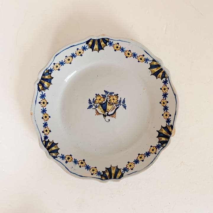 18世紀フランスアンティークヌヴェール窯のプレート
