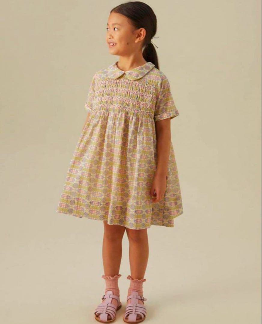 apolina 花柄スモッキングデザイン半袖ワンピース　5-7y