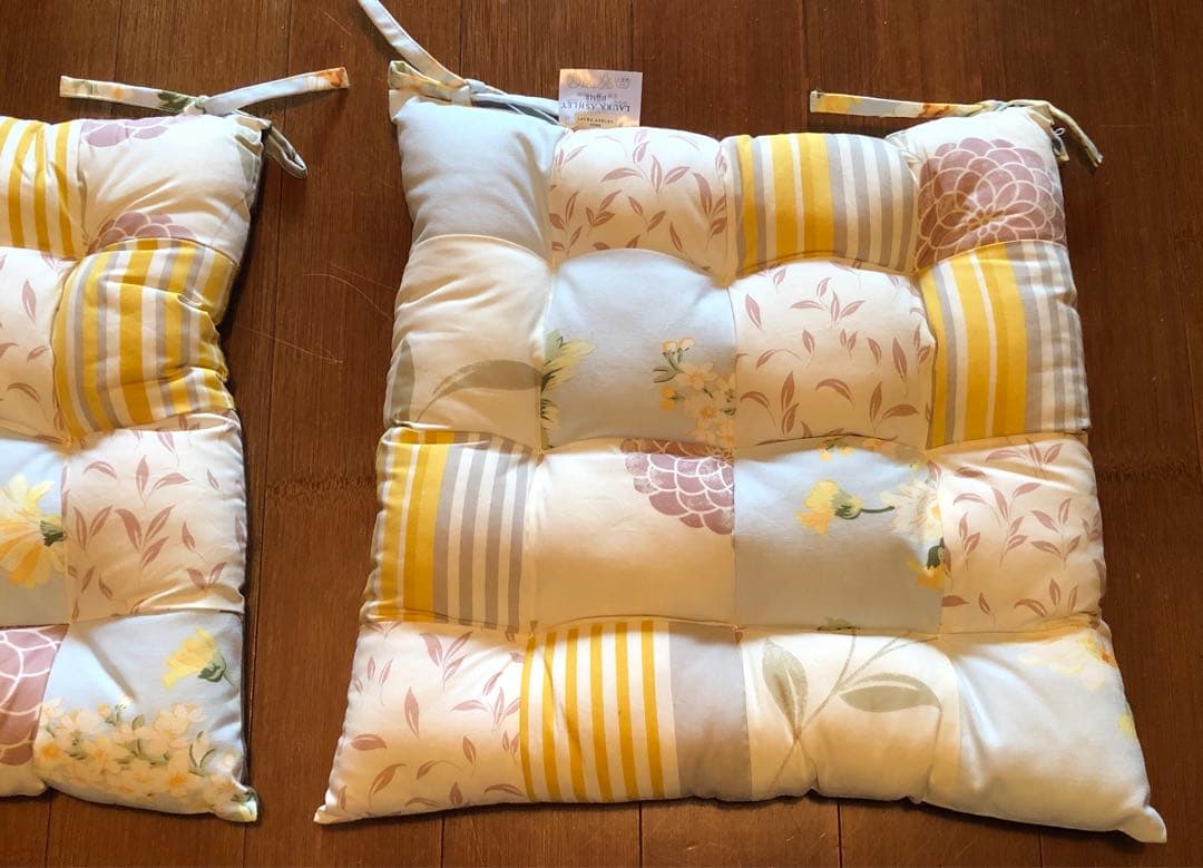 未使用　ローラアシュレイ　クッション&プレイスマット　セット