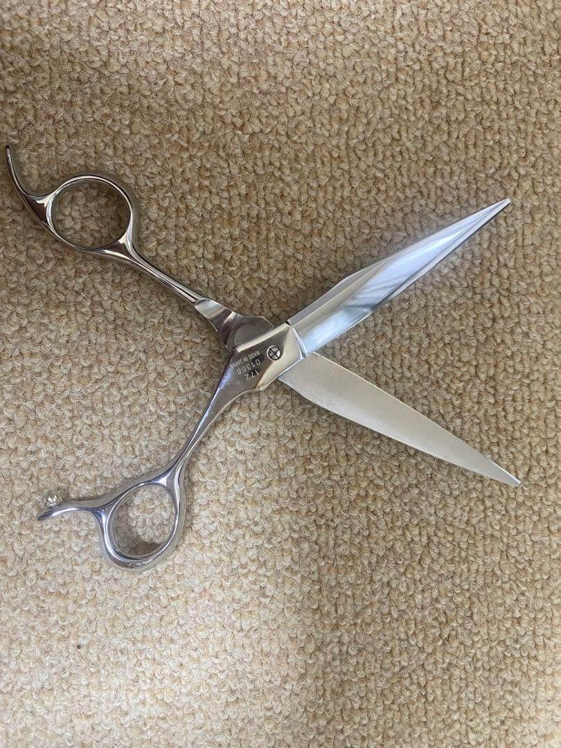 ステンレス製散髪用シザー