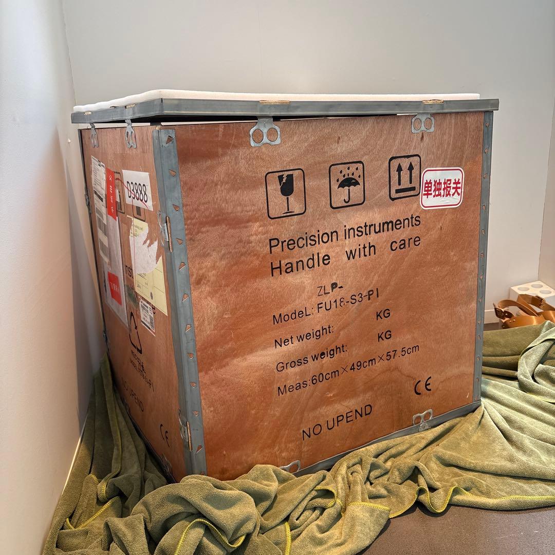 精密機器収納ボックス