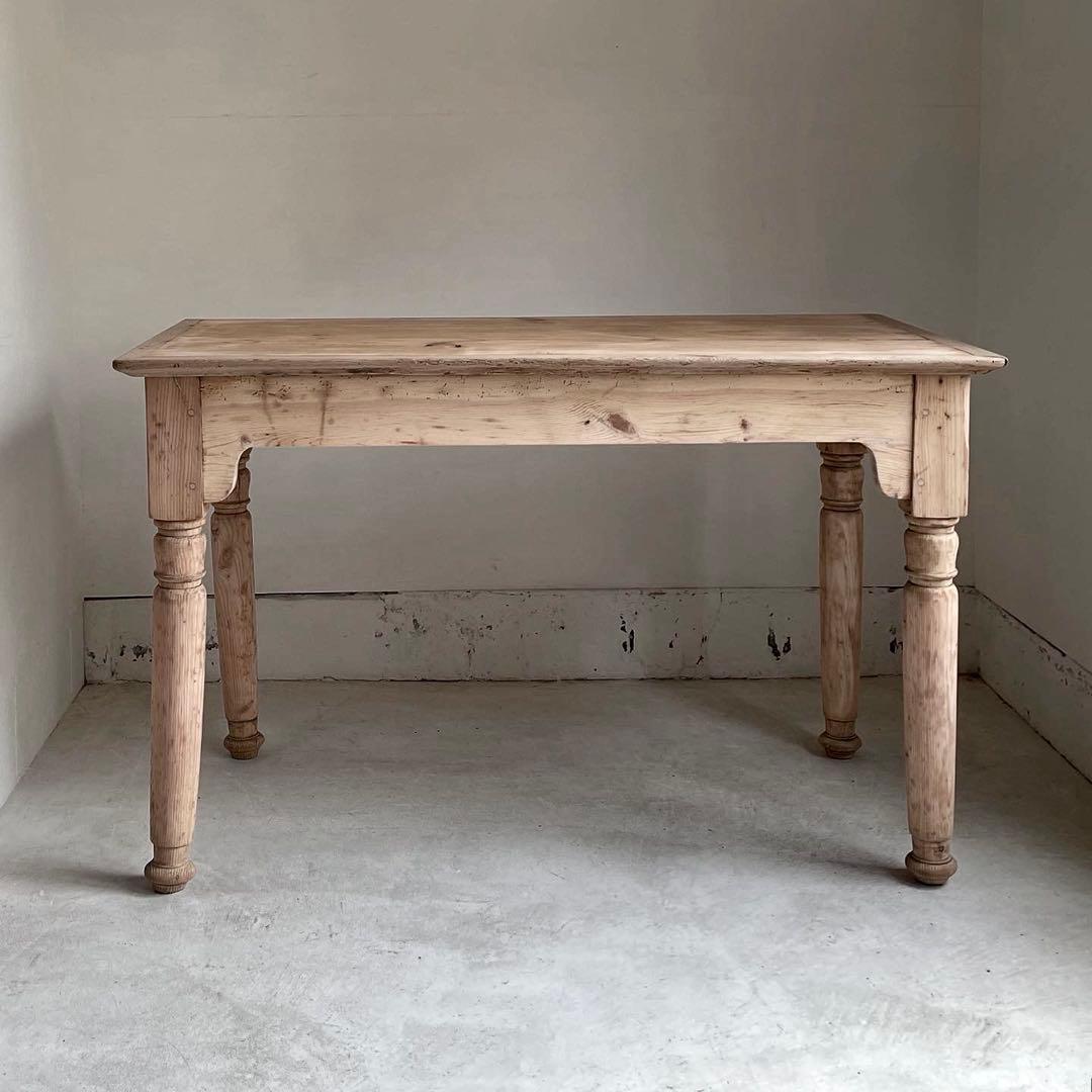イギリスアンティーク　古いテーブル　ダイニングテーブル　作業台　机　古家具