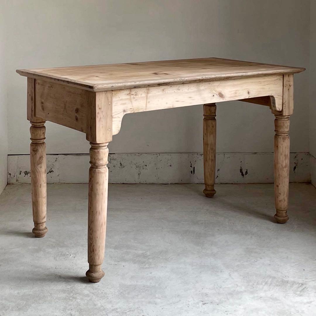 イギリスアンティーク　古いテーブル　ダイニングテーブル　作業台　机　古家具