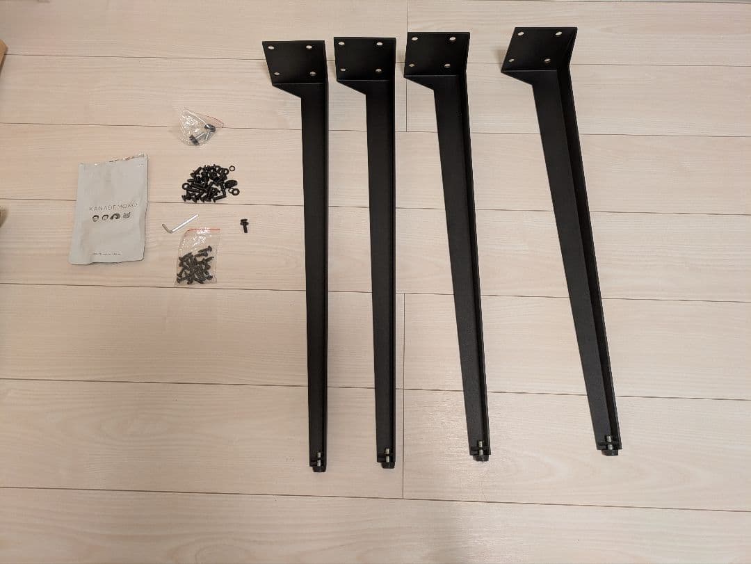 ナチュラル木製ダイニングテーブル