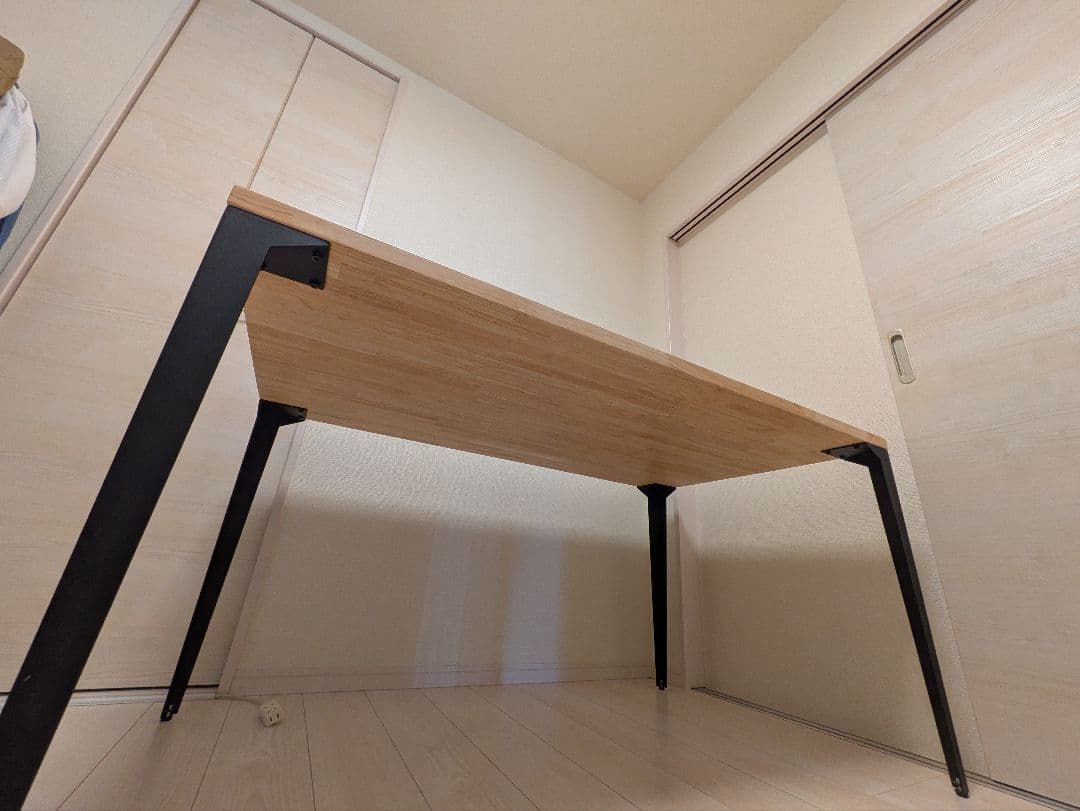 ナチュラル木製ダイニングテーブル