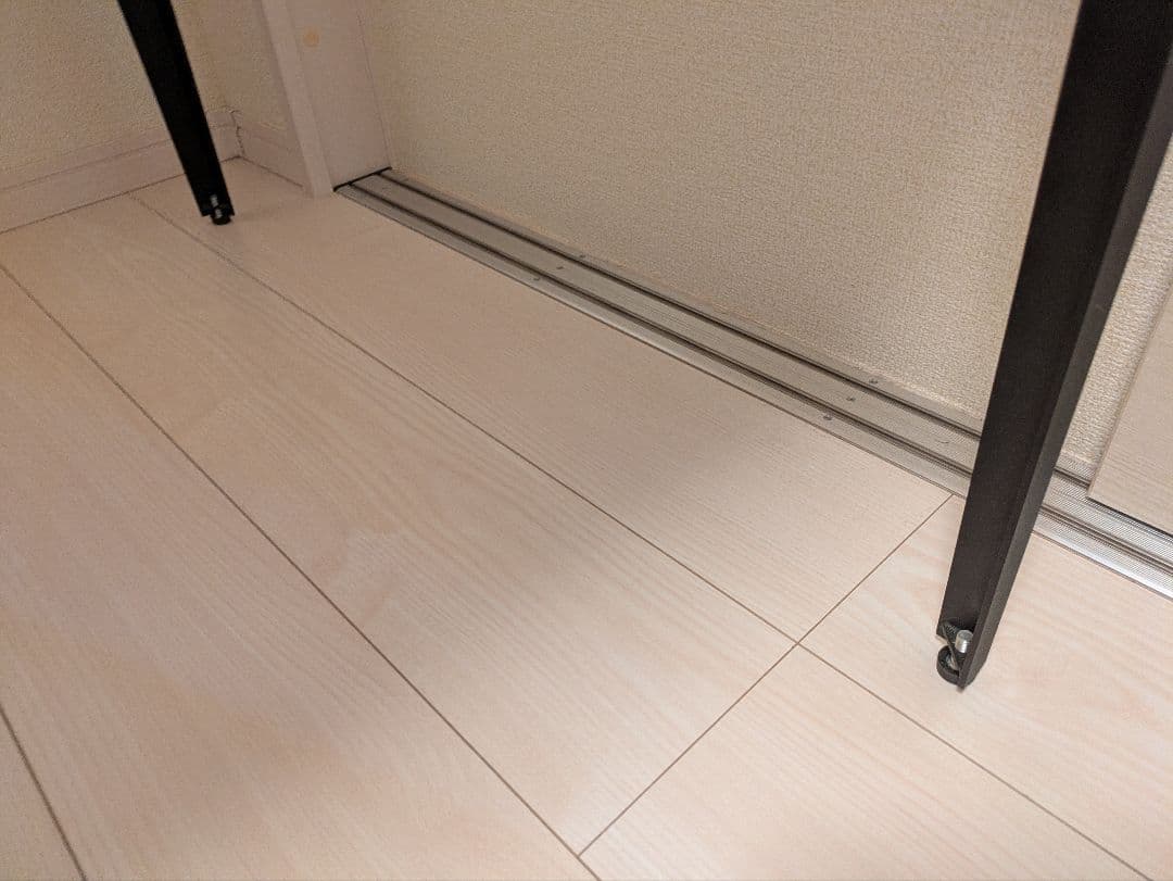 ナチュラル木製ダイニングテーブル