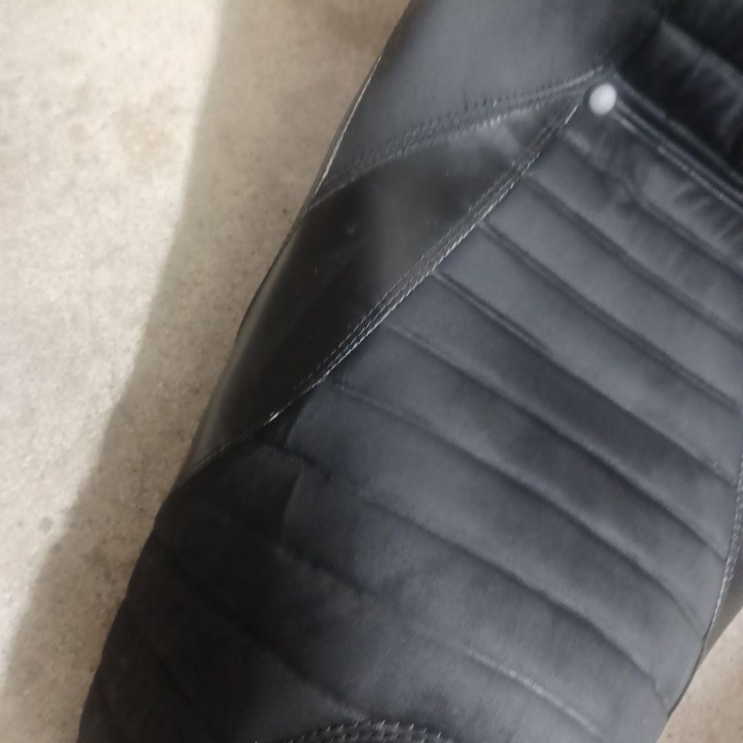 PCX125 jf28 、kf12 シート　破れは無し