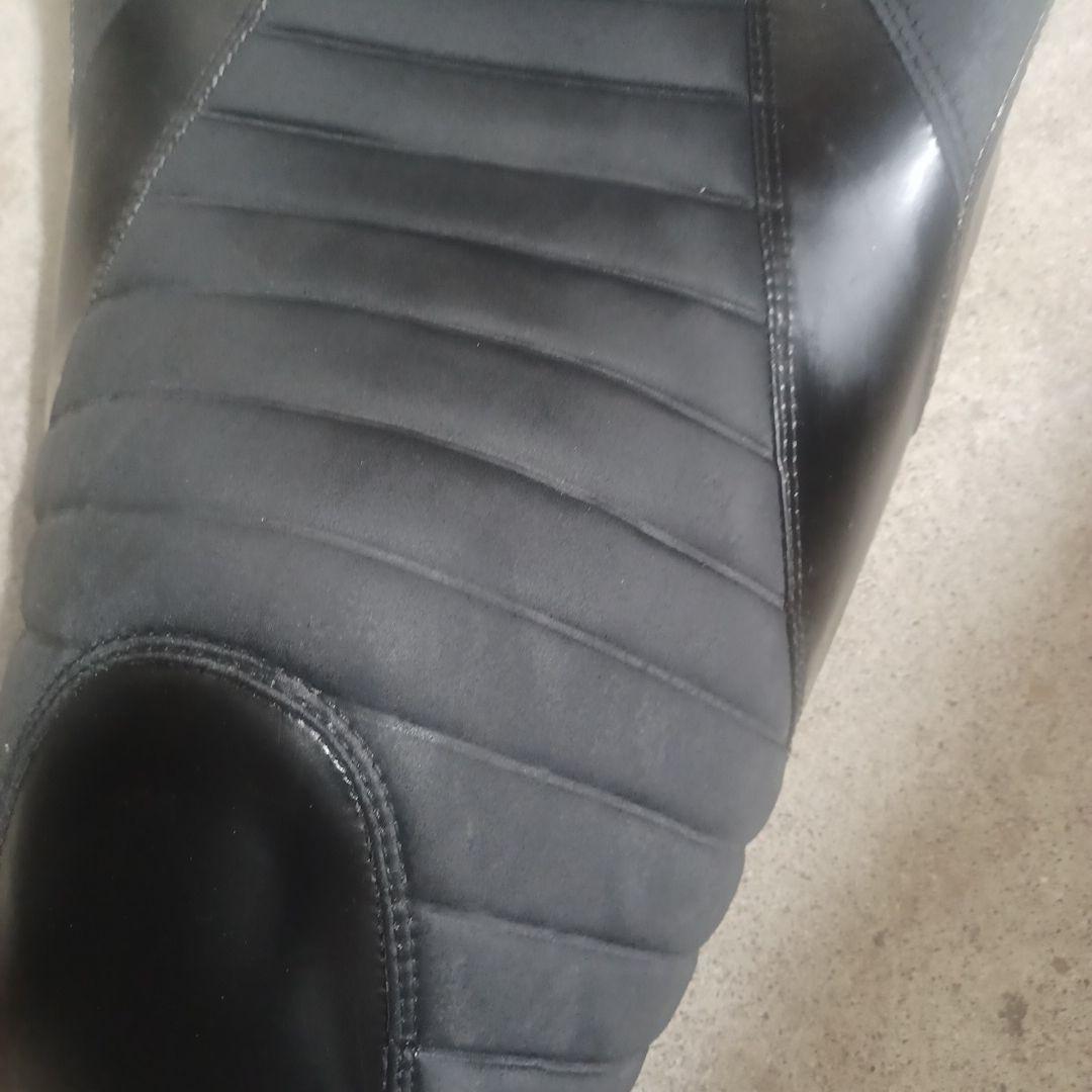 PCX125 jf28 、kf12 シート　破れは無し