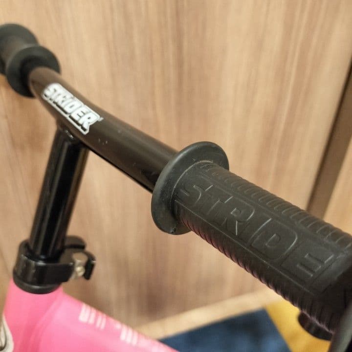 【正規品】STRIDER（ストライダー）12インチ ピンク／約2年使用・美品