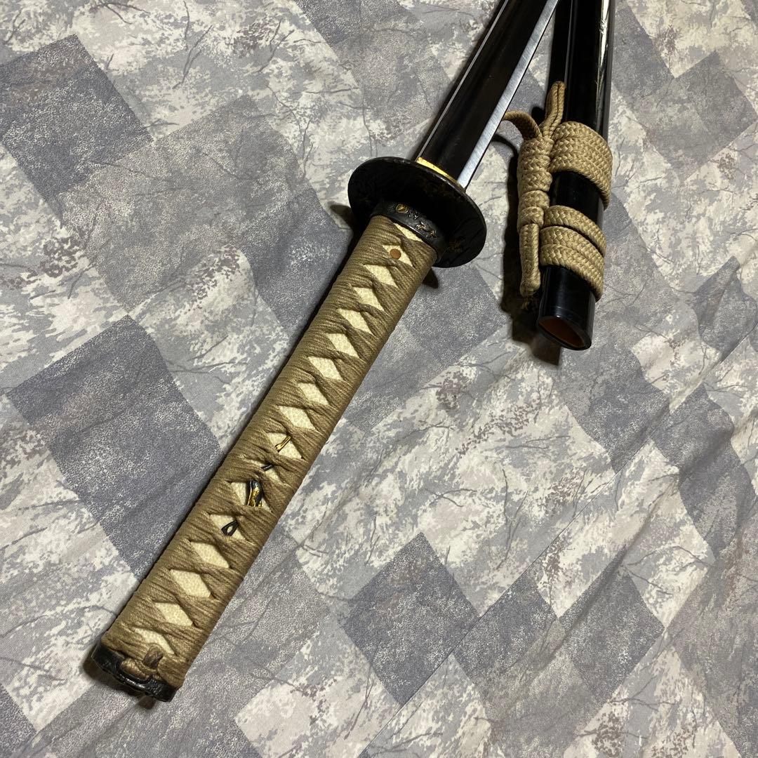 高級居合刀 灰色柄 騎馬武者絵丸鍔 黒呂鞘