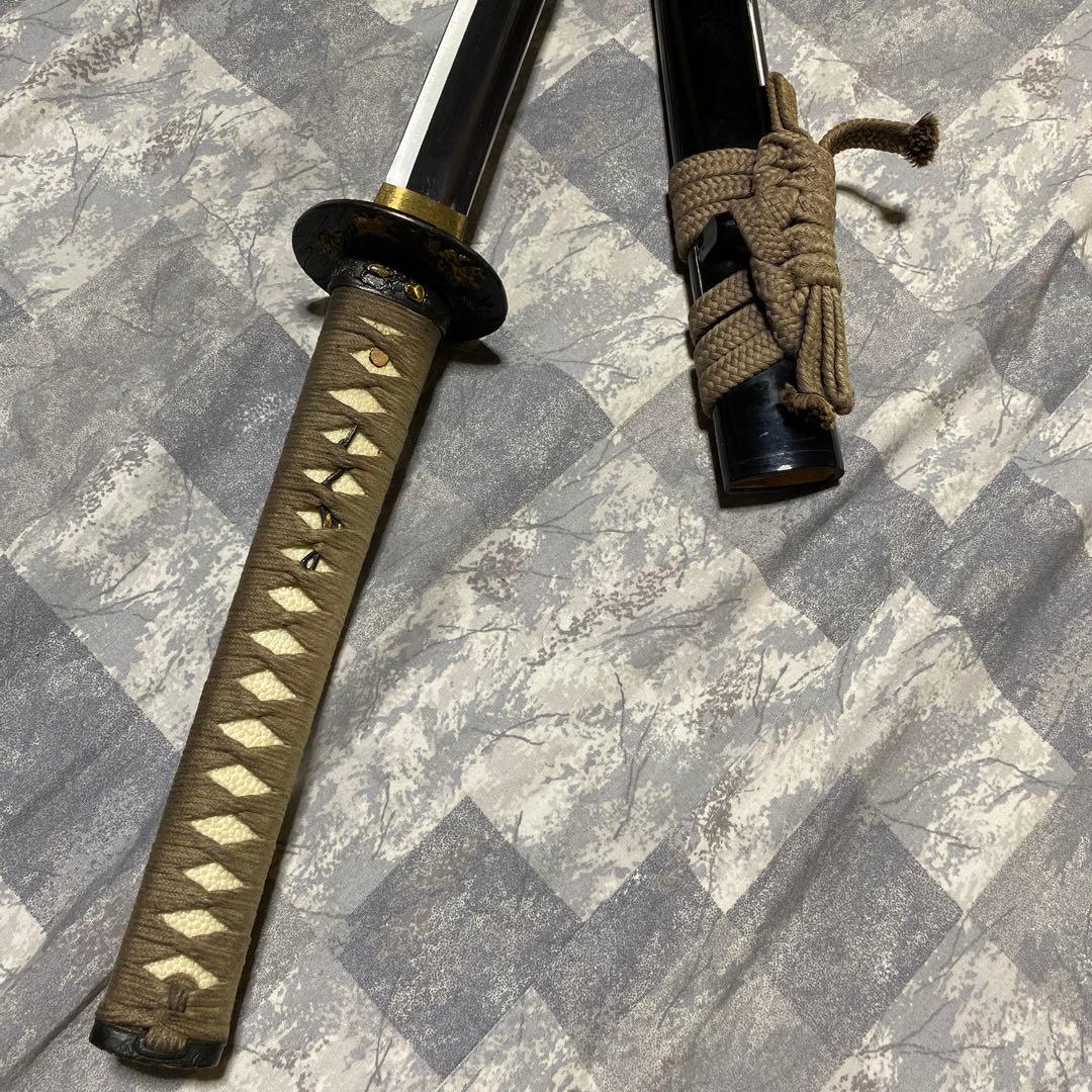 高級居合刀 灰色柄 騎馬武者絵丸鍔 黒呂鞘