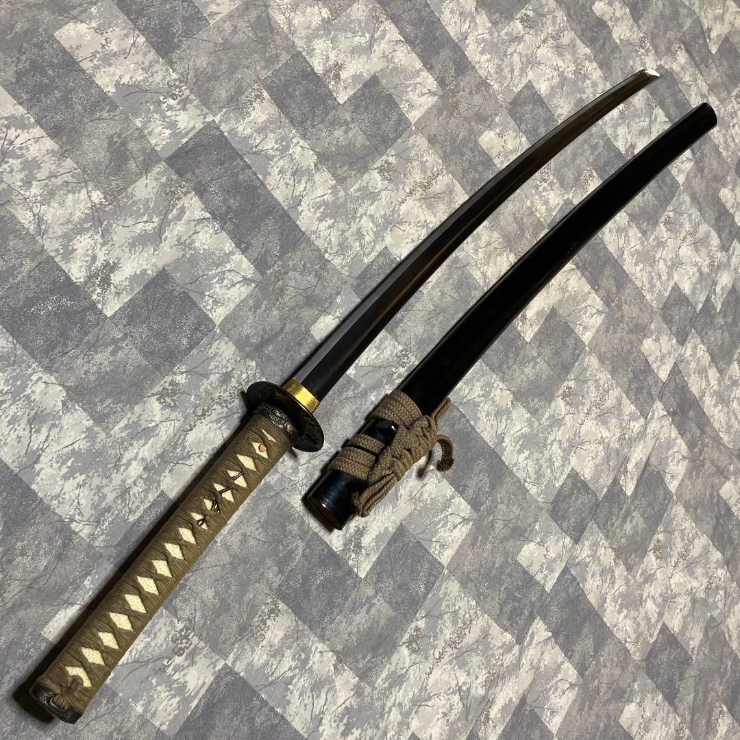 高級居合刀 灰色柄 騎馬武者絵丸鍔 黒呂鞘