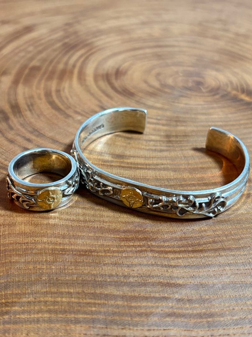 廃版　レア　ファーストアローズ　浮き唐草彫りベアロックバングル&リング　セット