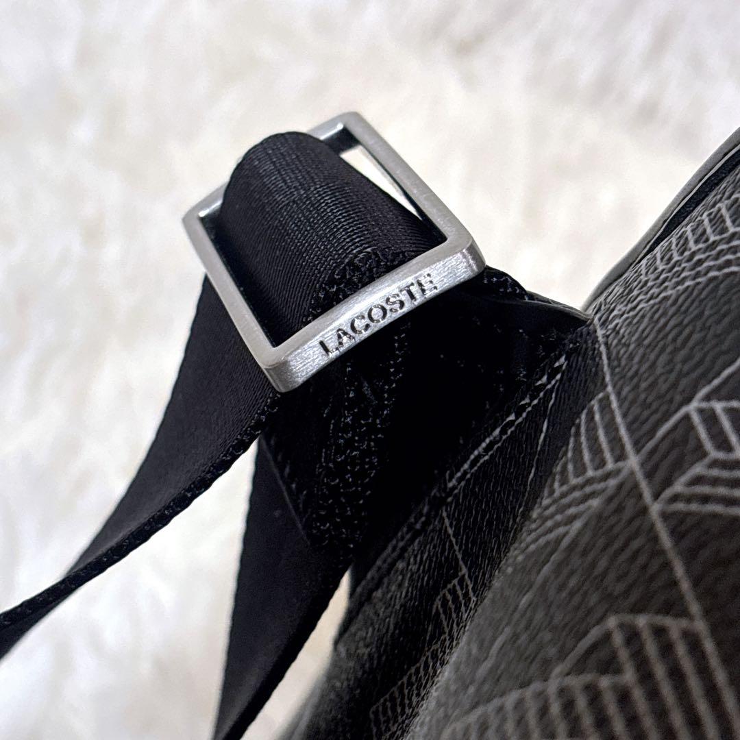 国内完売 希少 美品 LACOSTE モノグラムフラップメッセンジャーバッグ