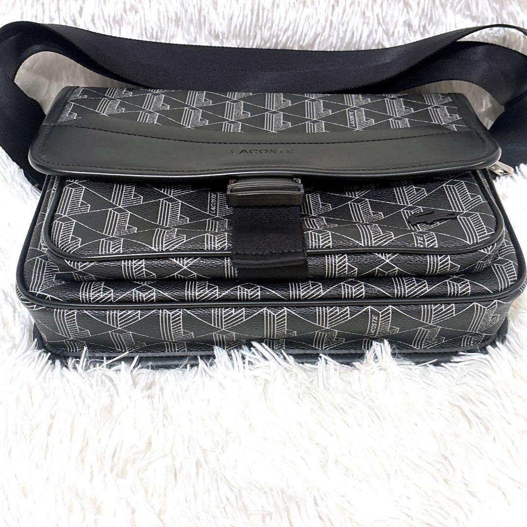 国内完売 希少 美品 LACOSTE モノグラムフラップメッセンジャーバッグ