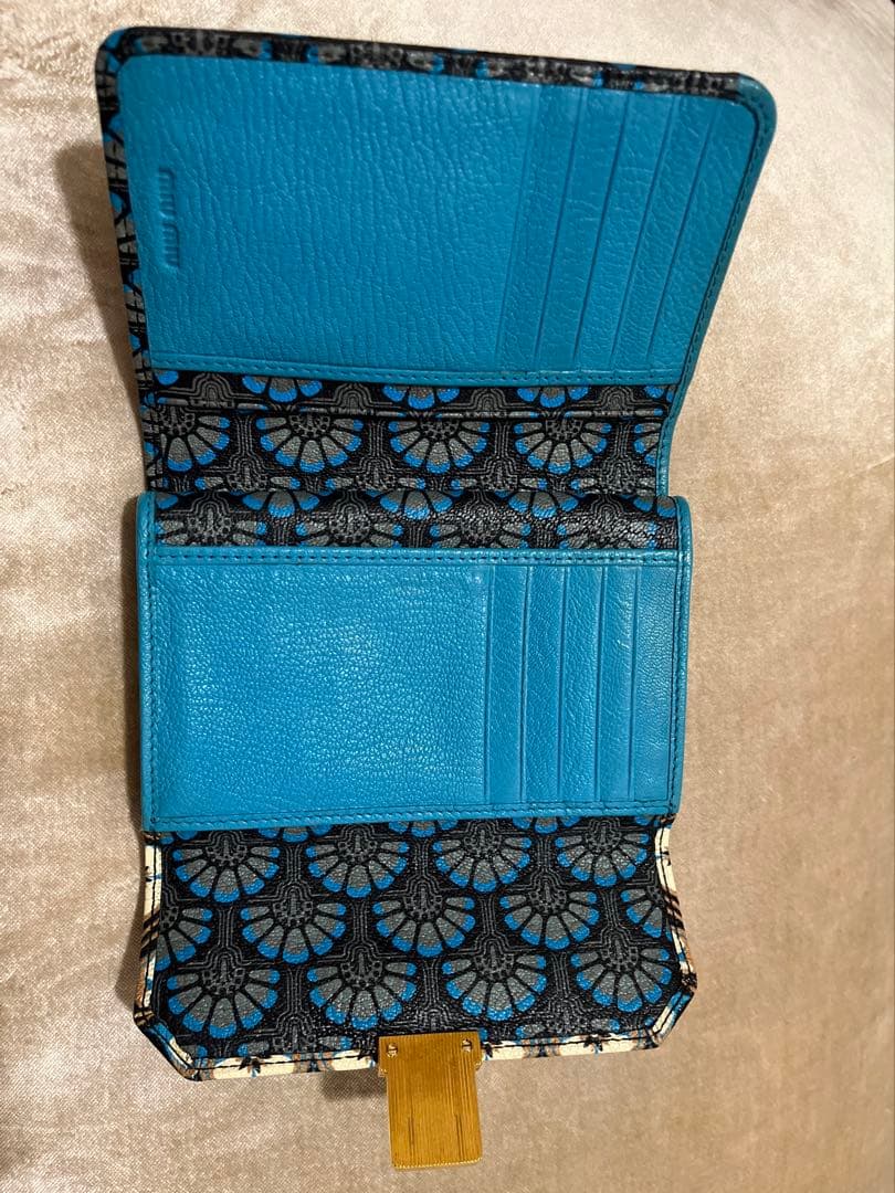 ［極美品］［正規品］miumiu 二つ折り財布 青と白の花柄　PRADA