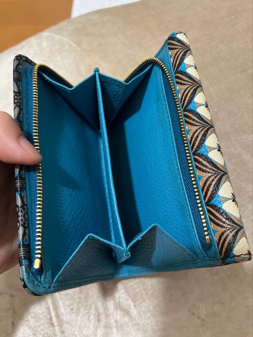［極美品］［正規品］miumiu 二つ折り財布 青と白の花柄　PRADA