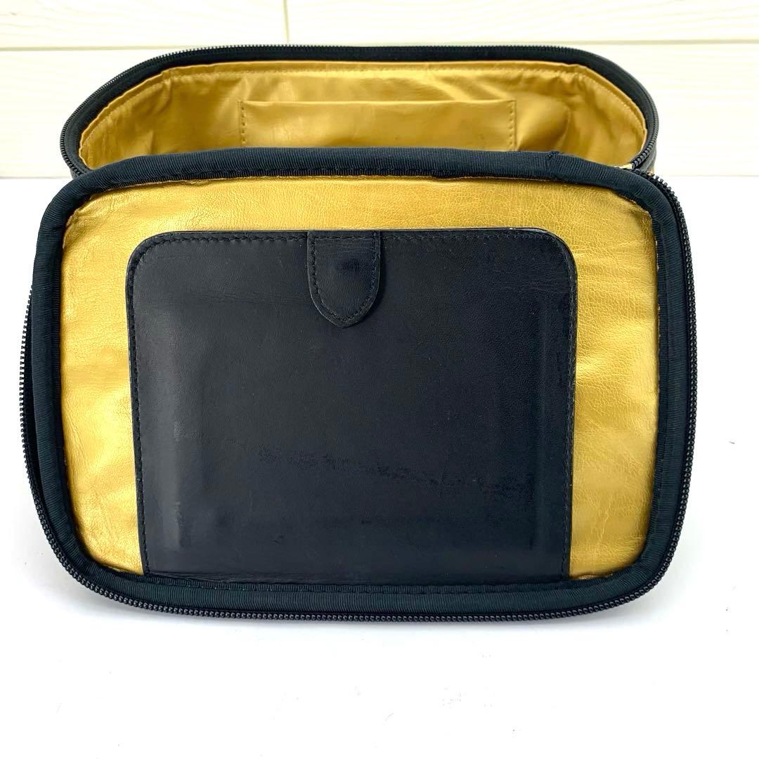 美品！GIANNI VERSACE ジャンニヴェルサーチ バニティバッグ　ポーチ