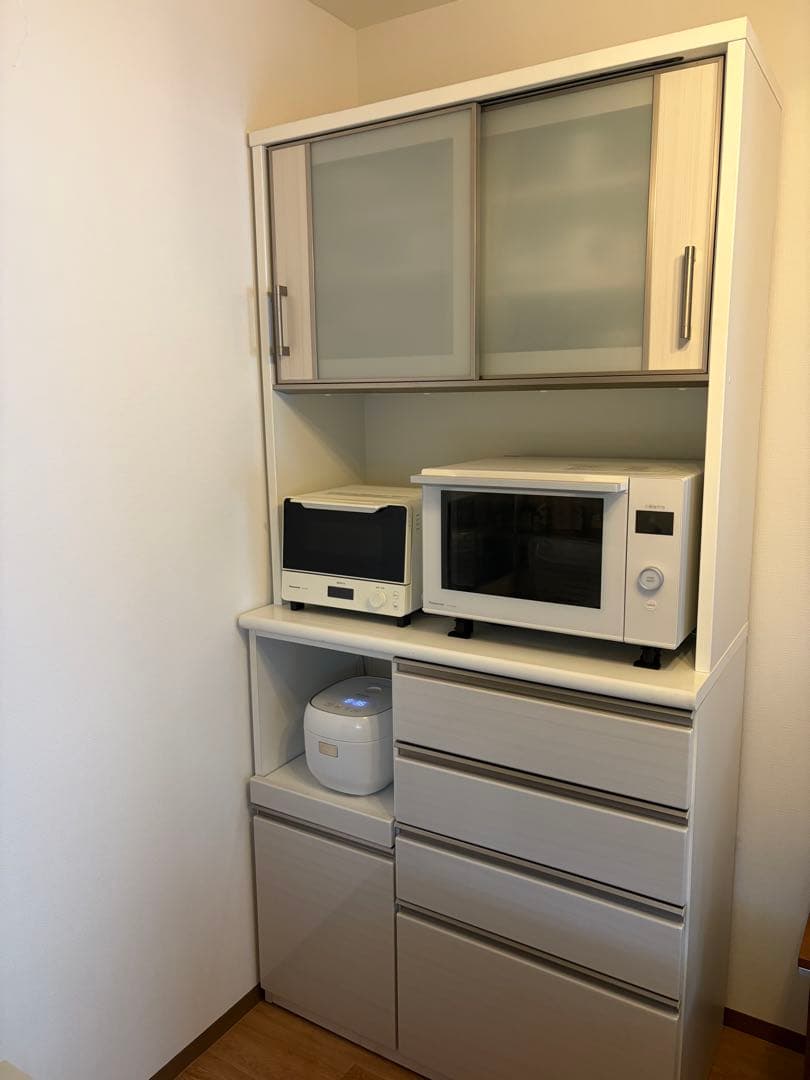 ニトリ　ホワイト 食器棚