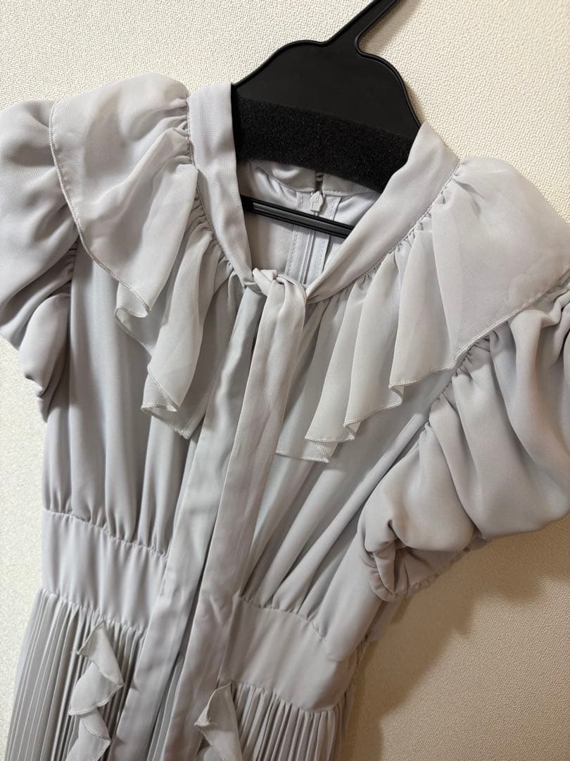 RoséMuse chiffon pleated dress グレー