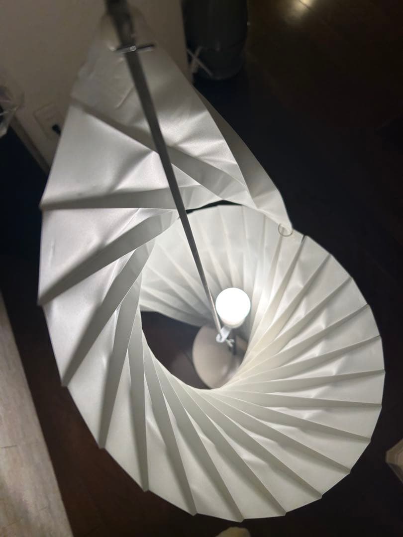 ACTUS アクタス ホワイト スパイラル フロアスタンドライト