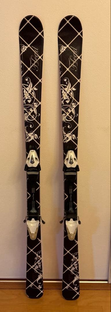 HEADスキー板 黒白ダイヤモンドパターン ※ストック付き