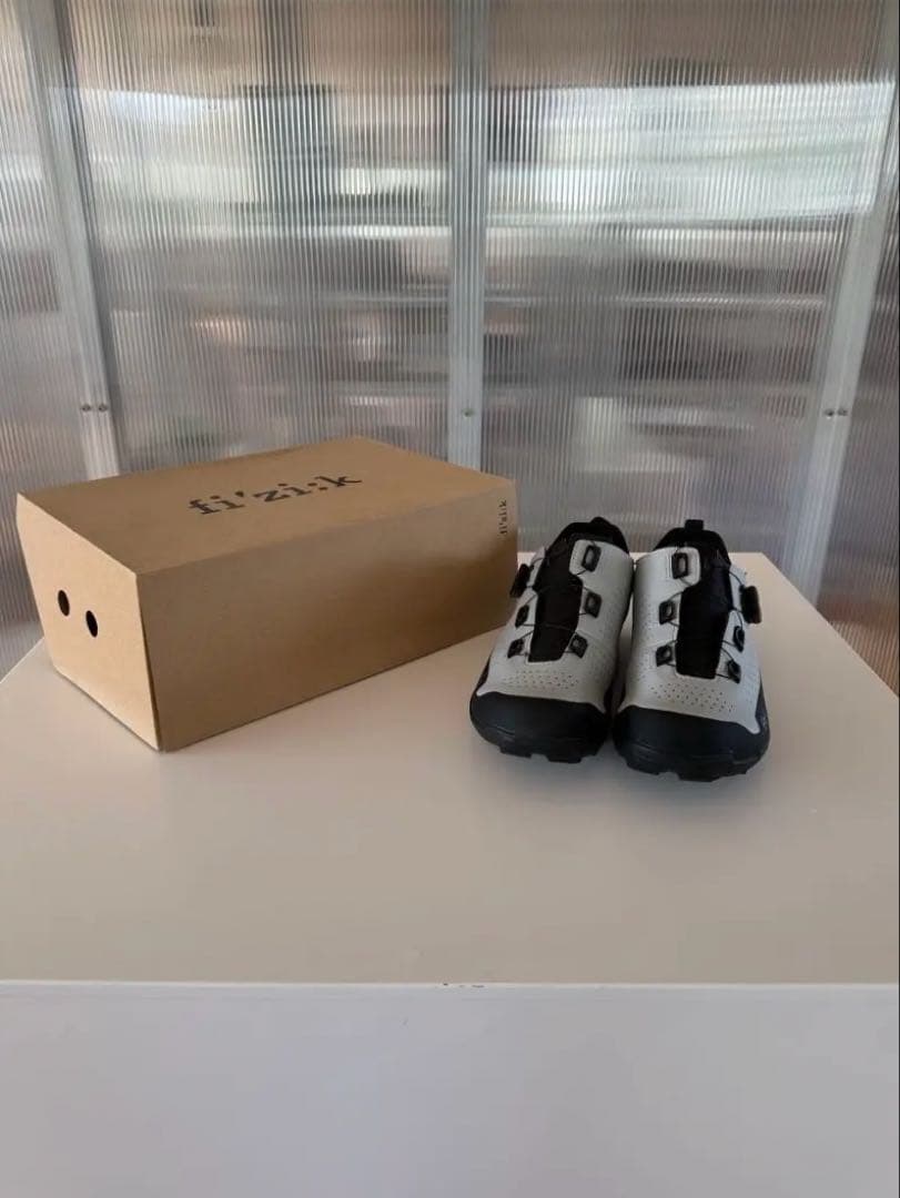 fi'zi:k フィジークATLAS TERRA 44 / 28cm SPD