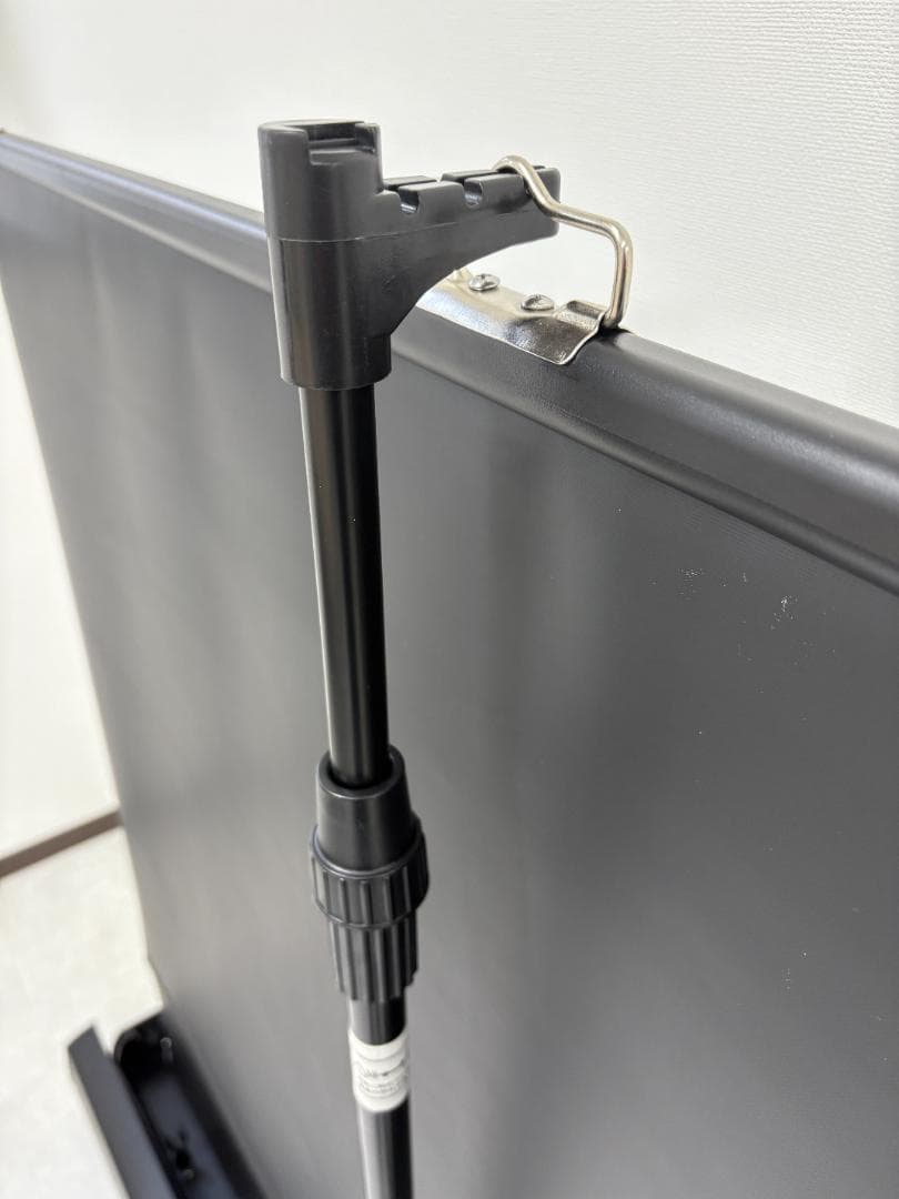 【美品】OS フロアスタンドスクリーン 63型相当 / 自立式スクリーン