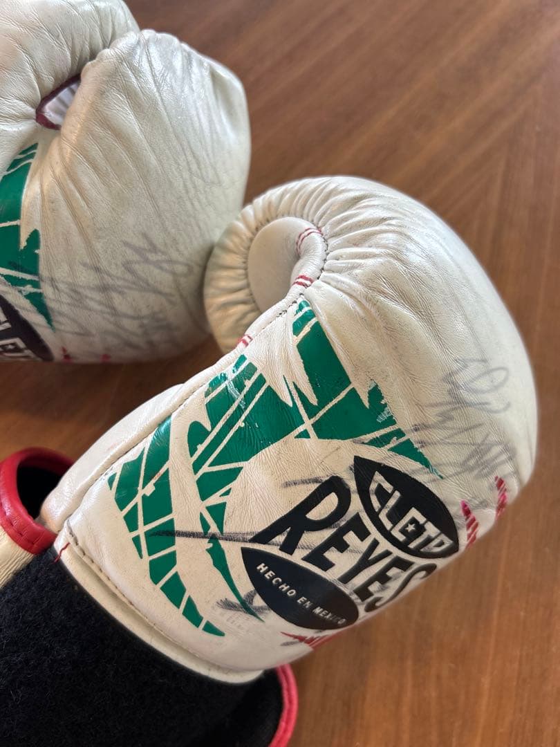 8オンス CLETO REYES ボクシンググローブ 比嘉大吾サイン レイジェス