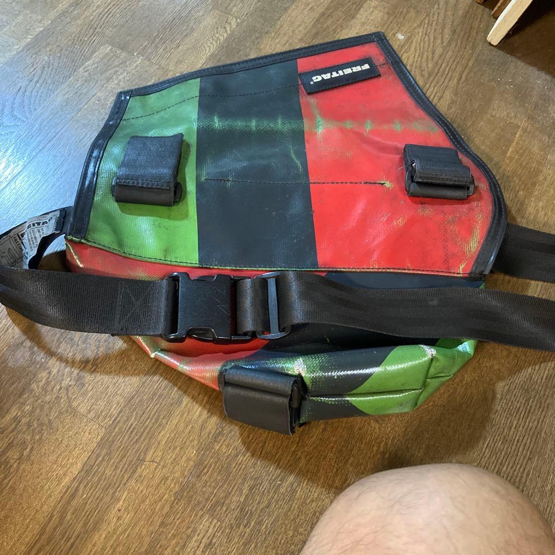 FREITAG メッセンジャーバッグ 赤・緑・黒 ナイトライダー