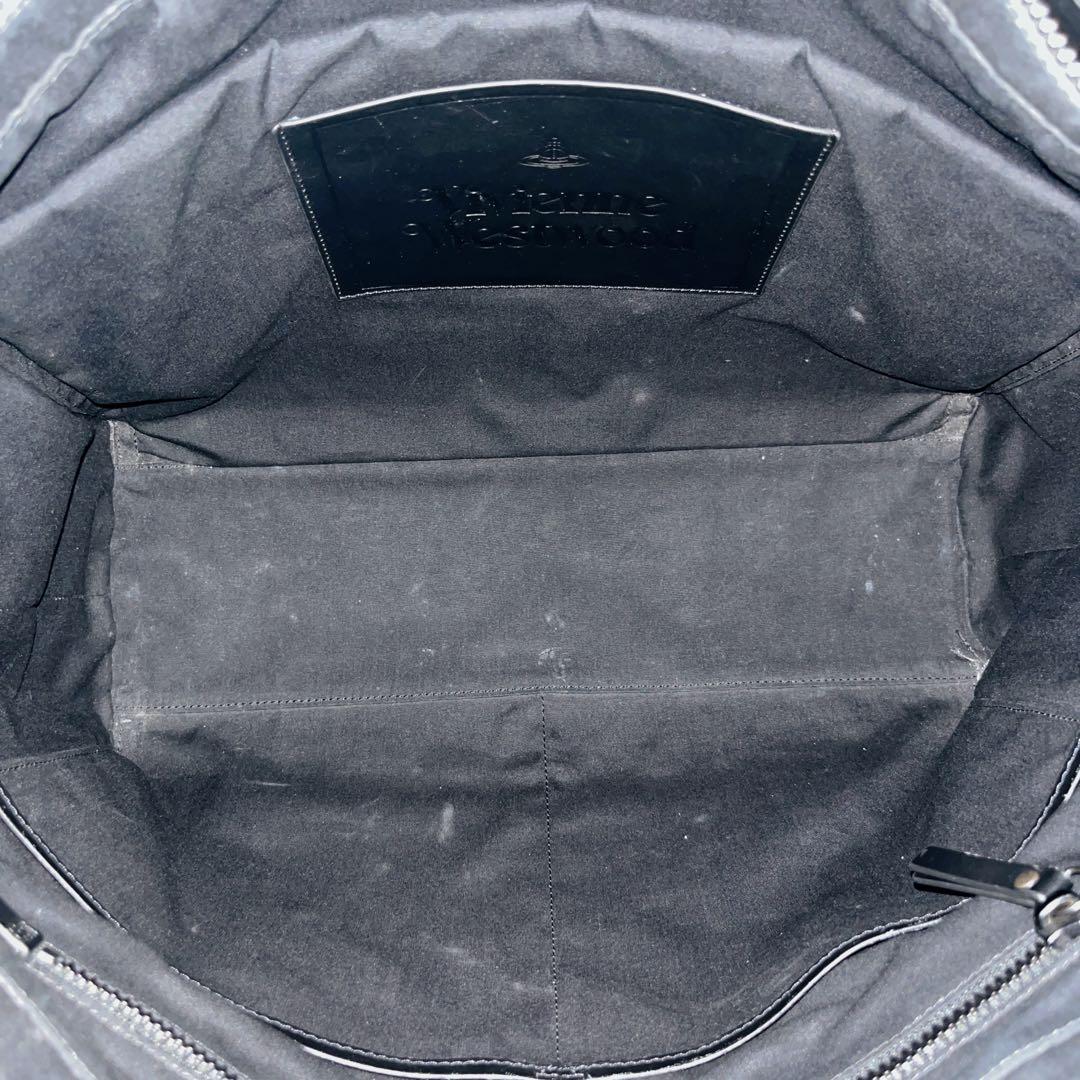 ヴィヴィアンウエストウッド　フロウ　トートバッグ　肩掛け可　A4可　オーブ　塩ビ