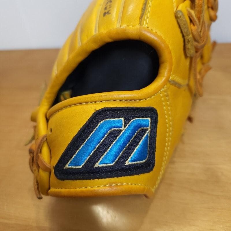 ミズノ Storzo 限定モデル Mマークラベル 小型 内野用 軟式グローブ