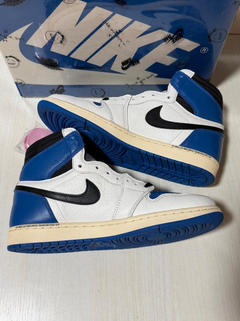 トラヴィススコット × フラグメントデザイン × ナイキ エアジョーダン1