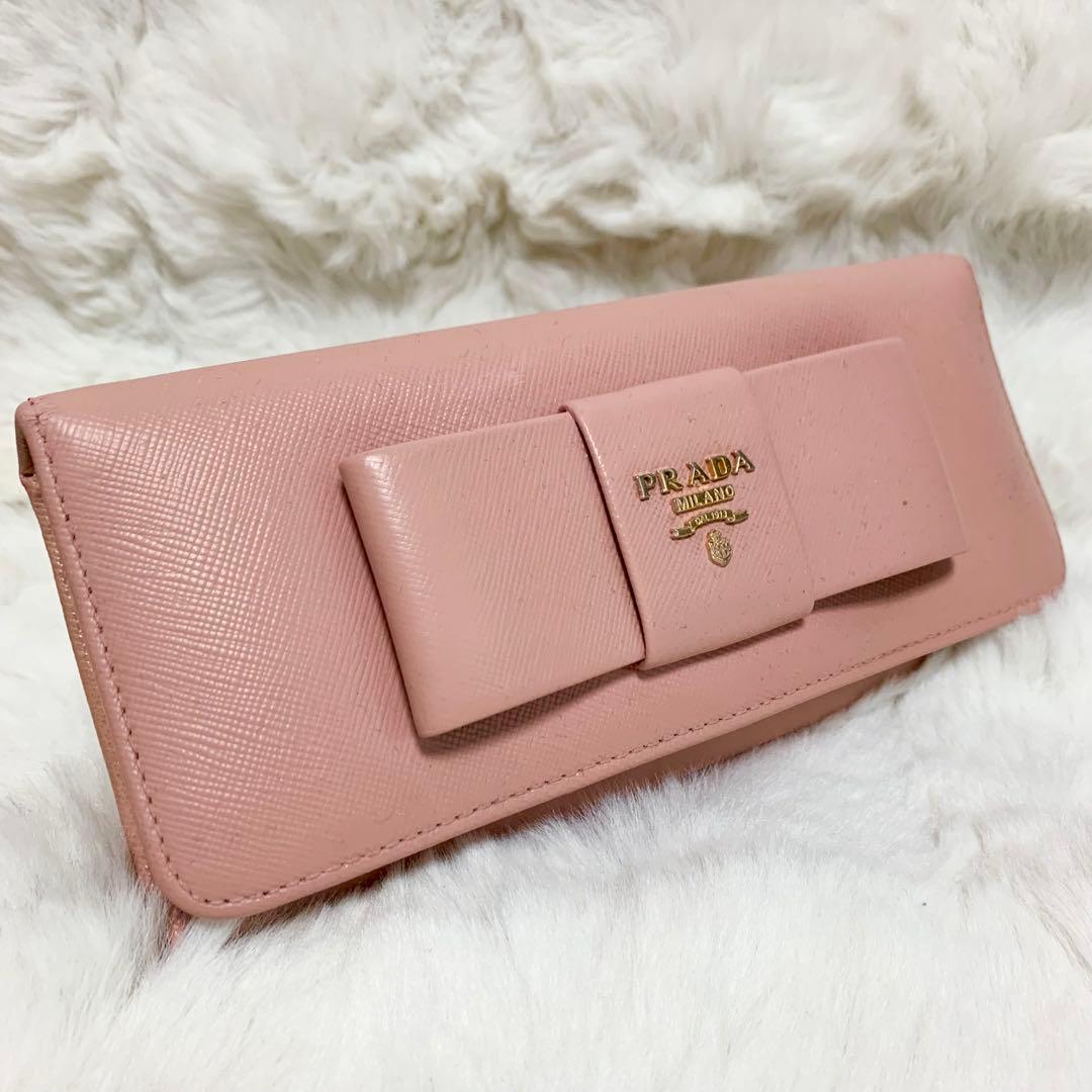 美品！プラダ 長財布　ラウンドファスナー　サフィアーノ　レザー　ベビーピンク