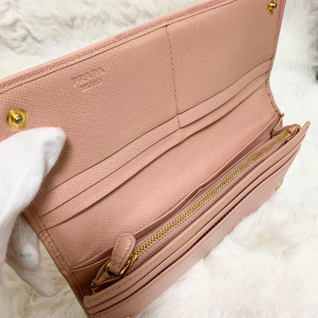 美品！プラダ 長財布　ラウンドファスナー　サフィアーノ　レザー　ベビーピンク