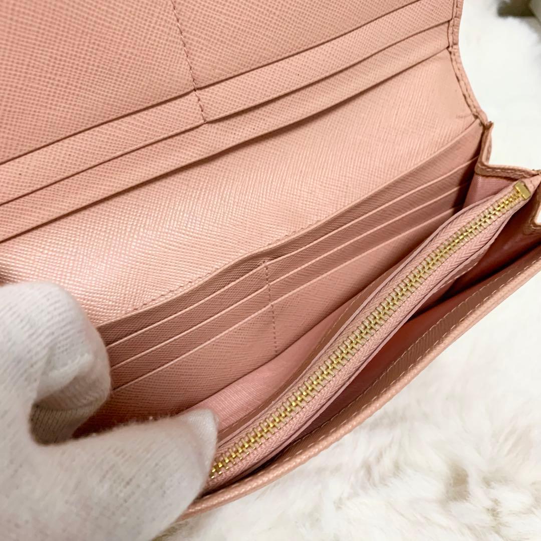 美品！プラダ 長財布　ラウンドファスナー　サフィアーノ　レザー　ベビーピンク