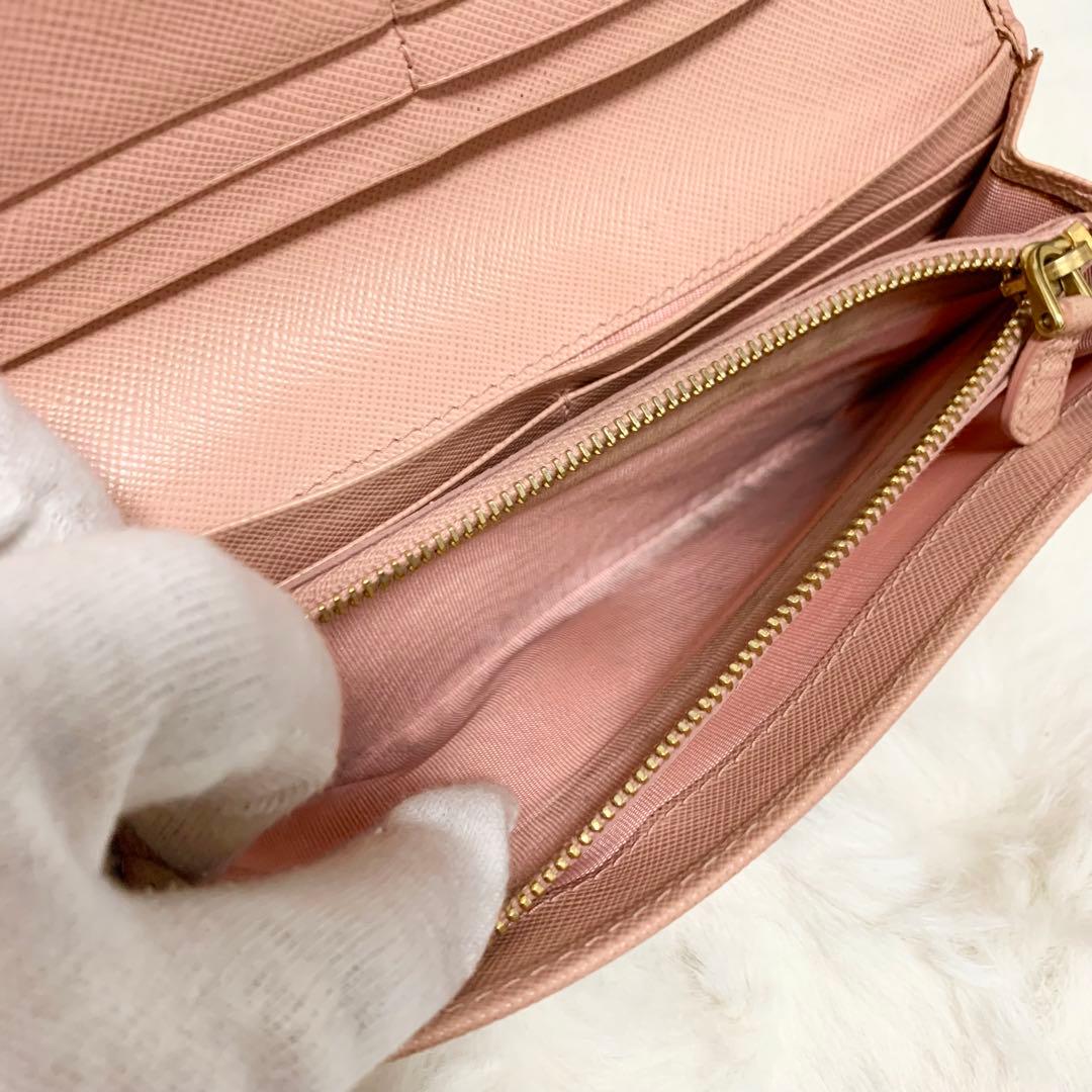 美品！プラダ 長財布　ラウンドファスナー　サフィアーノ　レザー　ベビーピンク