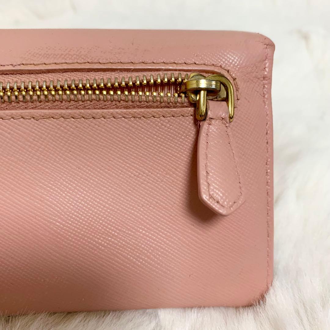 美品！プラダ 長財布　ラウンドファスナー　サフィアーノ　レザー　ベビーピンク