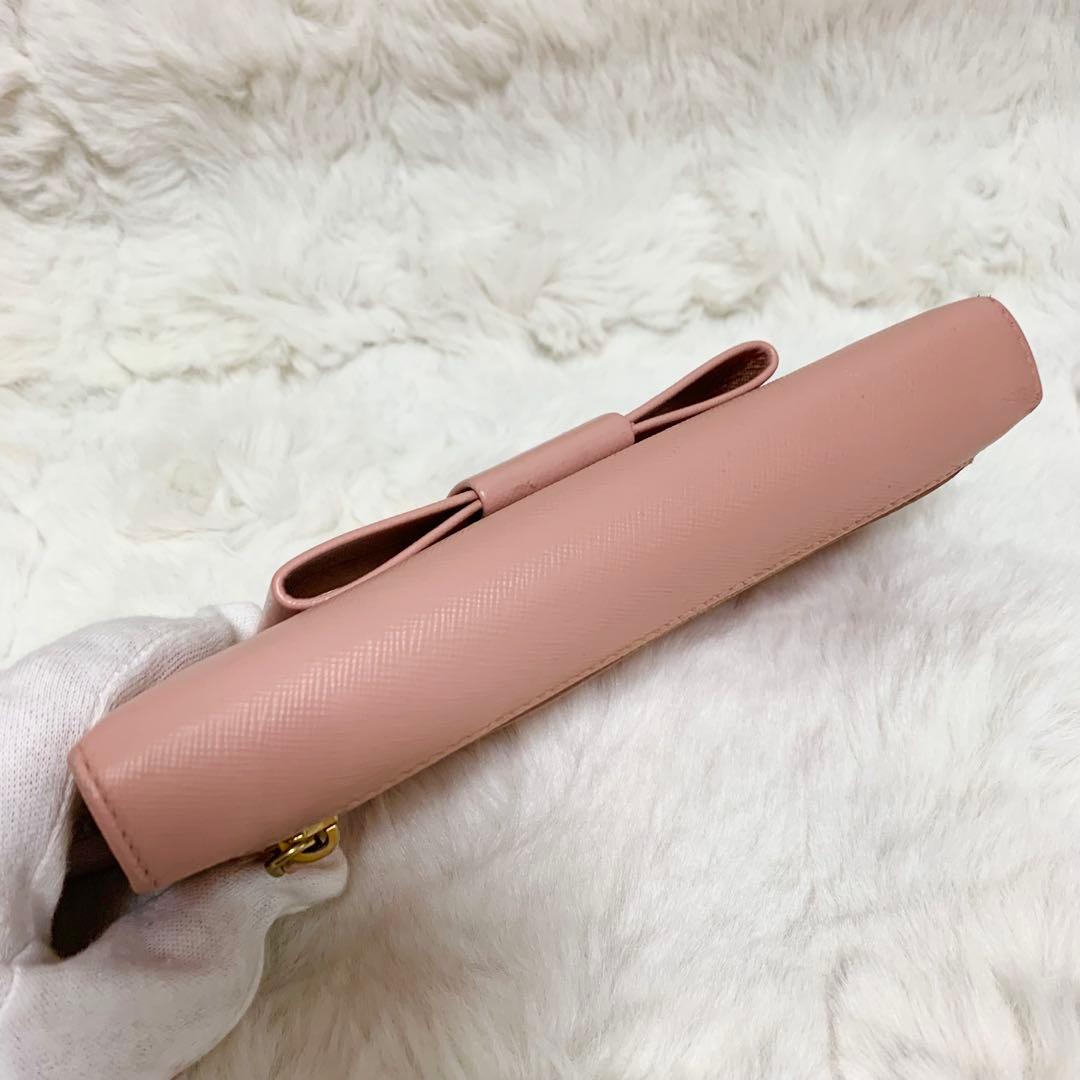 美品！プラダ 長財布　ラウンドファスナー　サフィアーノ　レザー　ベビーピンク