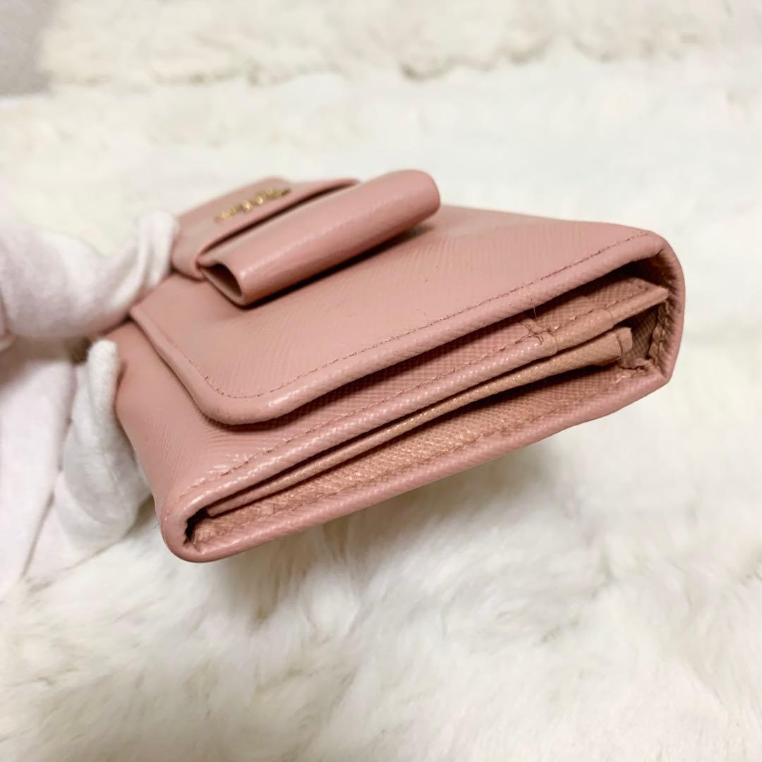 美品！プラダ 長財布　ラウンドファスナー　サフィアーノ　レザー　ベビーピンク