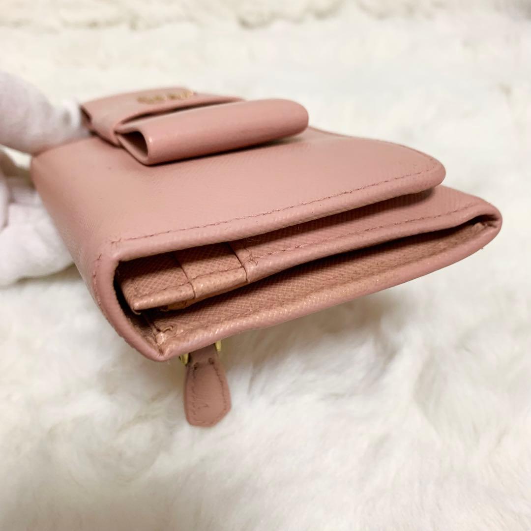 美品！プラダ 長財布　ラウンドファスナー　サフィアーノ　レザー　ベビーピンク