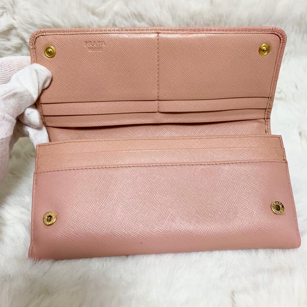 美品！プラダ 長財布　ラウンドファスナー　サフィアーノ　レザー　ベビーピンク