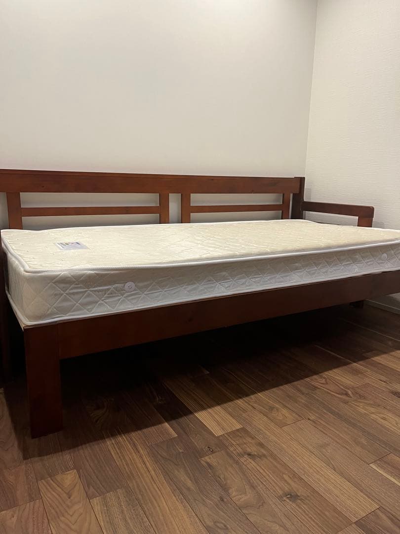 【セール中】天然木　すのこ　ソファベッド　シングル　マットレス