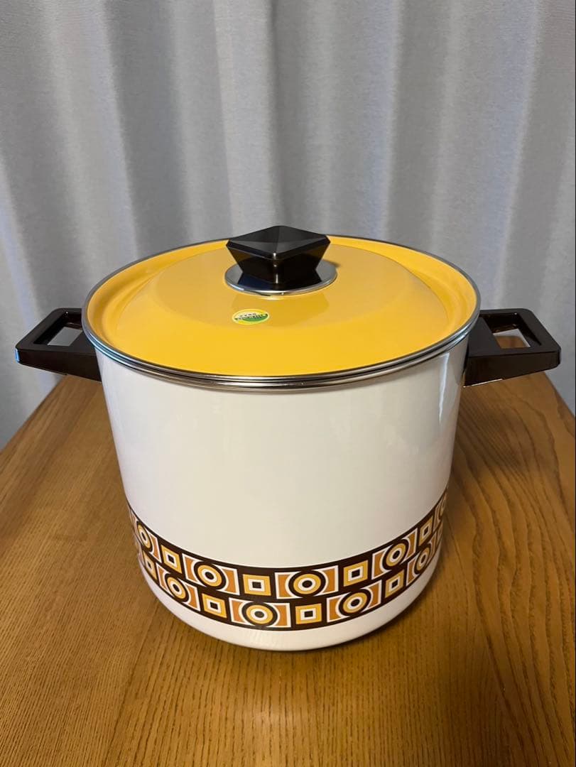 ホーロー　両手鍋　レトロ柄