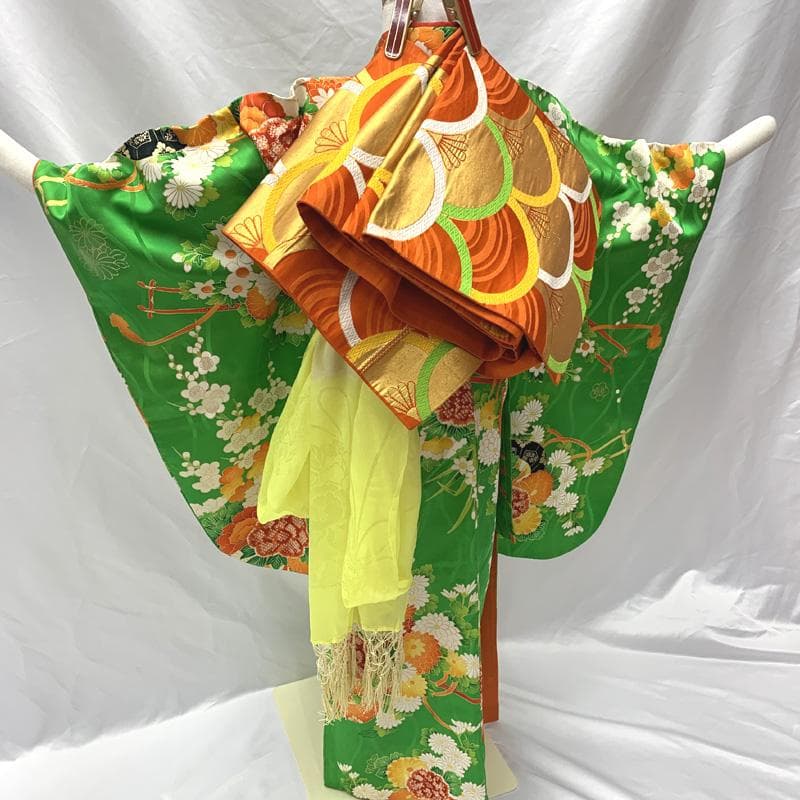 406ag65着物のみ□七五三 七歳 女児 着物　金彩 部分絞り 緑□状態良好