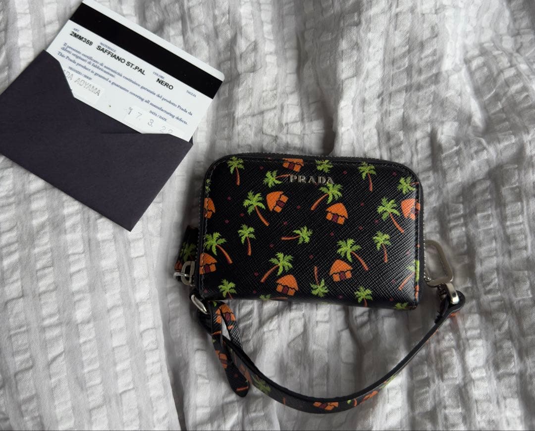 prada ジップ財布 カードケース