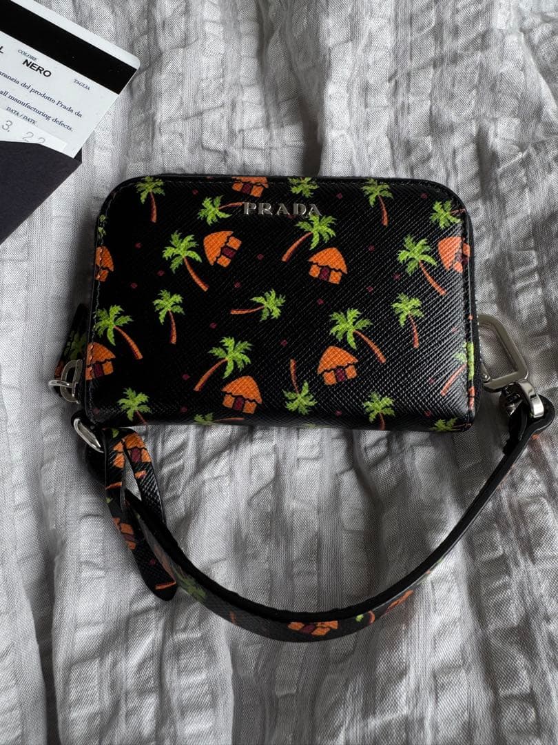 prada ジップ財布 カードケース